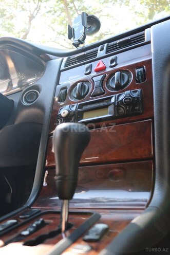 Mercedes E 220 2000, 300,000 km - 2.2 l - Bakı