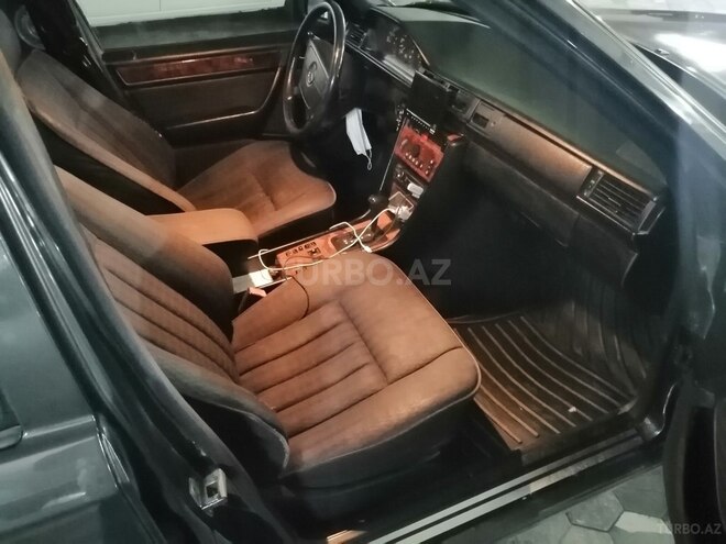 Mercedes E 200 1991, 284,500 km - 2.0 l - Bakı