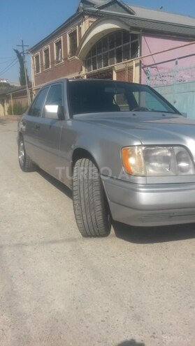 Mercedes E 220 1995, 272,000 km - 2.2 l - Bakı