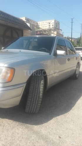 Mercedes E 220 1995, 272,000 km - 2.2 l - Bakı