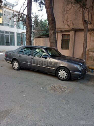 Mercedes E 300 1996, 403,000 km - 3.0 l - Bakı