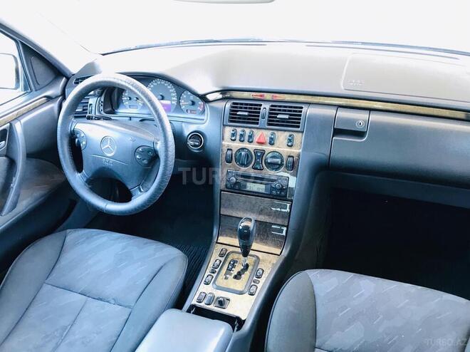 Mercedes E 200 2001, 189,000 km - 2.0 l - Bakı