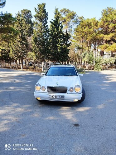 Mercedes E 240 1999, 305,000 km - 2.6 l - Bakı