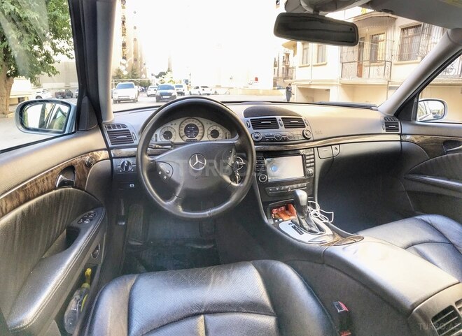 Mercedes E 320 2003, 341,582 km - 3.2 l - Xırdalan
