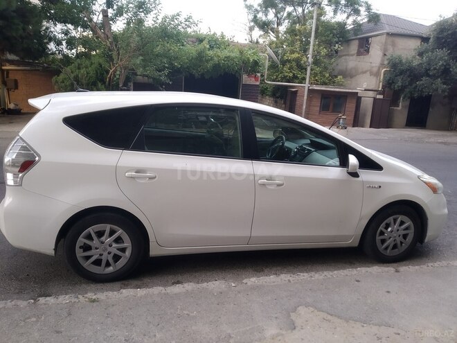 Toyota Prius V 2011, 156,000 km - 1.8 л - Bakı