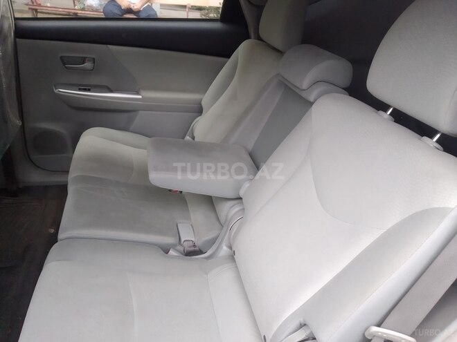 Toyota Prius V 2011, 156,000 km - 1.8 л - Bakı