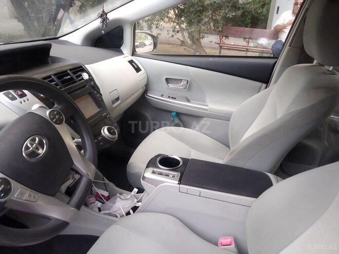 Toyota Prius V 2011, 156,000 km - 1.8 л - Bakı