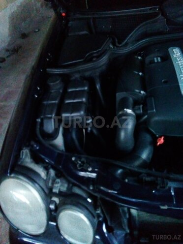Mercedes E 220 2001, 295,770 km - 2.2 l - Hacıqabul