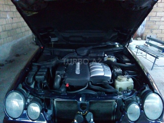 Mercedes E 220 2001, 295,770 km - 2.2 l - Hacıqabul