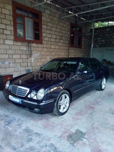 Mercedes E 220 2001, 295,770 km - 2.2 l - Hacıqabul