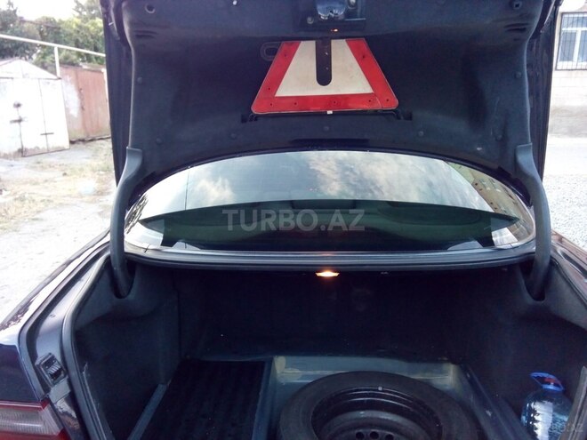 Mercedes E 220 2001, 295,770 km - 2.2 l - Hacıqabul