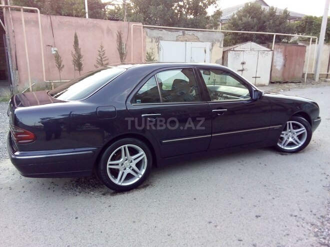 Mercedes E 220 2001, 295,770 km - 2.2 l - Hacıqabul
