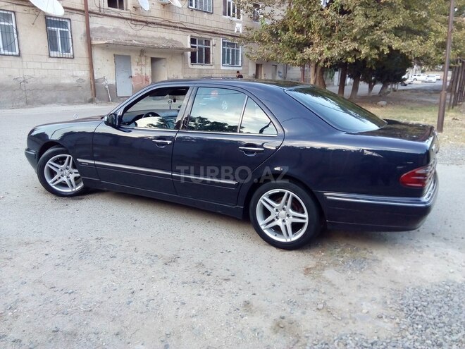 Mercedes E 220 2001, 295,770 km - 2.2 l - Hacıqabul