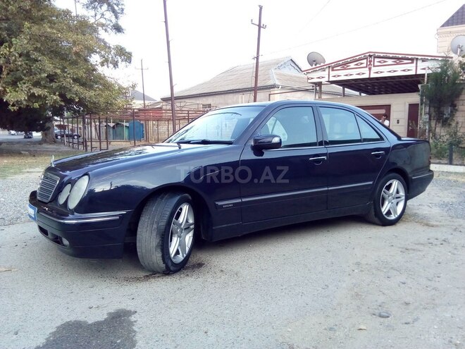 Mercedes E 220 2001, 295,770 km - 2.2 l - Hacıqabul