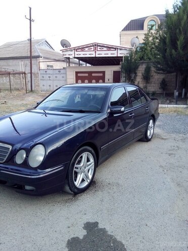 Mercedes E 220 2001, 295,770 km - 2.2 l - Hacıqabul