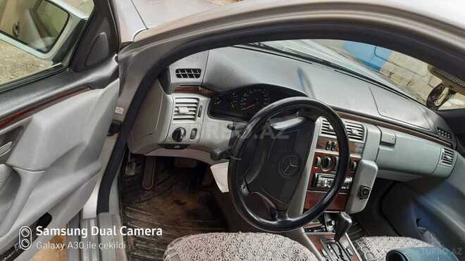Mercedes E 230 1996, 285,000 km - 2.3 л - Şabran