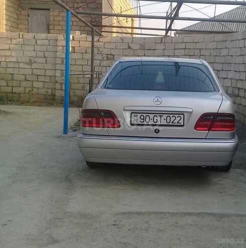 Mercedes E 230 1996, 285,000 km - 2.3 л - Şabran
