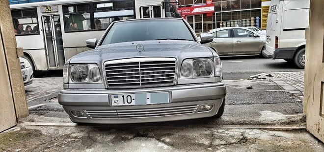 Mercedes E 200 1994, 367,329 km - 2.0 л - Bakı