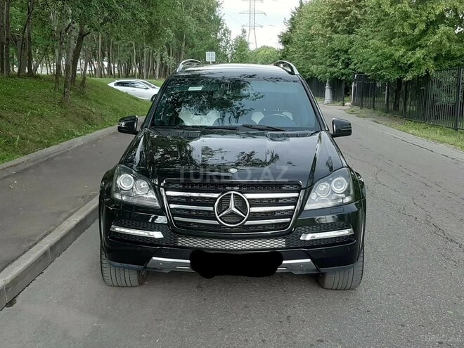 Mercedes GL 550 2009, 236,000 km - 5.5 l - Quba