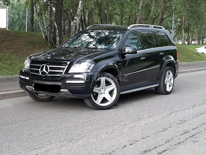 Mercedes GL 550 2009, 236,000 km - 5.5 l - Quba