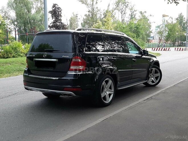 Mercedes GL 550 2009, 236,000 km - 5.5 l - Quba