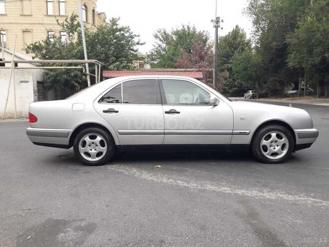 Mercedes E 220 1998, 325,000 km - 2.2 l - Bakı