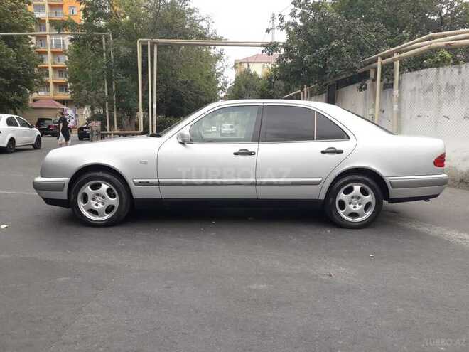 Mercedes E 220 1998, 325,000 km - 2.2 l - Bakı