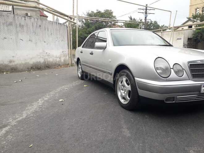 Mercedes E 220 1998, 325,000 km - 2.2 l - Bakı