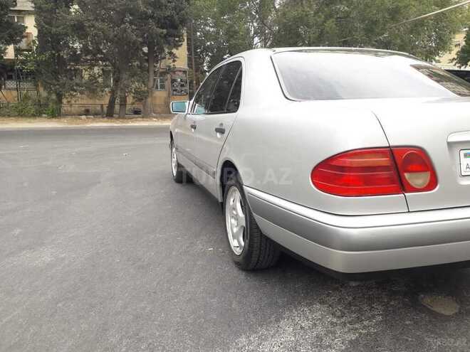 Mercedes E 220 1998, 325,000 km - 2.2 l - Bakı