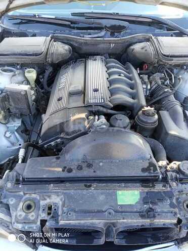 BMW 528 1997, 400,000 km - 2.8 l - Bakı