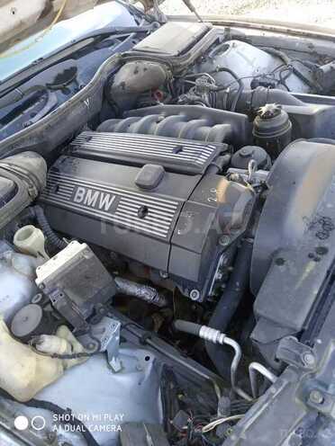 BMW 528 1997, 400,000 km - 2.8 l - Bakı