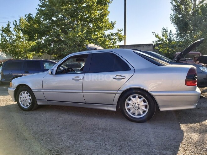 Mercedes C 230 2000, 196,300 km - 2.3 л - Mingəçevir