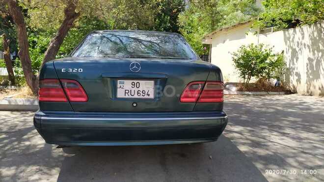 Mercedes E 320 2000, 322,000 km - 3.2 l - Bakı