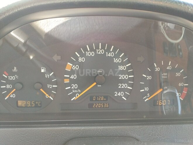 Mercedes C 200 1999, 220,000 km - 2.0 l - Bakı