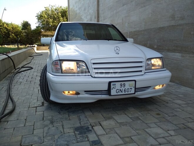 Mercedes C 200 1999, 220,000 km - 2.0 l - Bakı