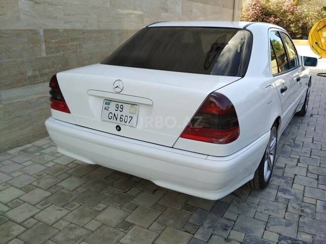 Mercedes C 200 1999, 220,000 km - 2.0 l - Bakı