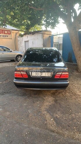 Mercedes E 320 2000, 196,000 km - 3.2 l - Bakı