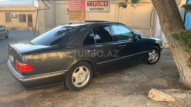 Mercedes E 320 2000, 196,000 km - 3.2 l - Bakı