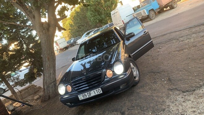 Mercedes E 320 2000, 196,000 km - 3.2 l - Bakı