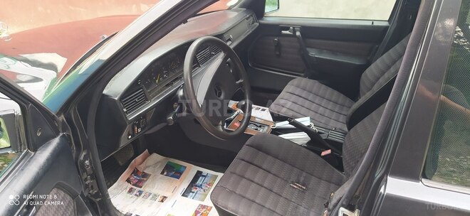 Mercedes 190 1991, 235,680 km - 2.0 l - Şəki
