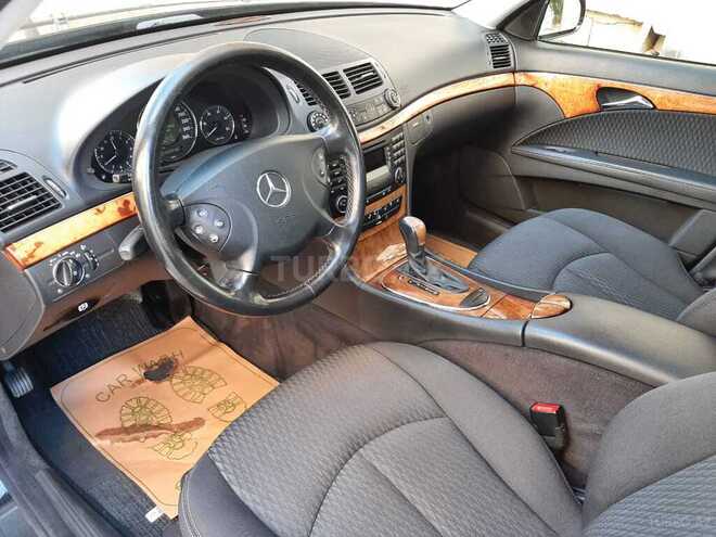 Mercedes E 220 2005, 228,000 km - 2.2 l - Bakı