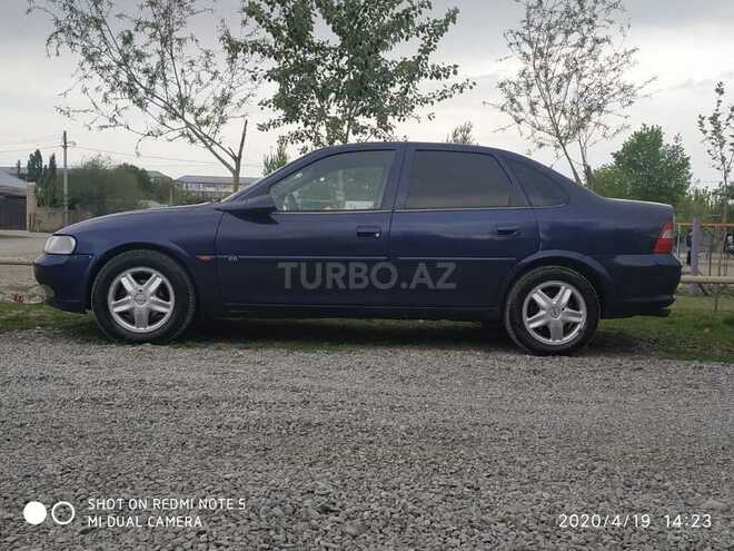 Opel Vectra 1998, 300,000 km - 1.8 l - Mingəçevir