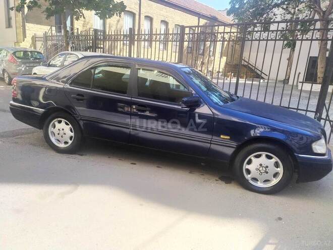 Mercedes C 220 1995, 357,608 km - 2.2 l - Bakı