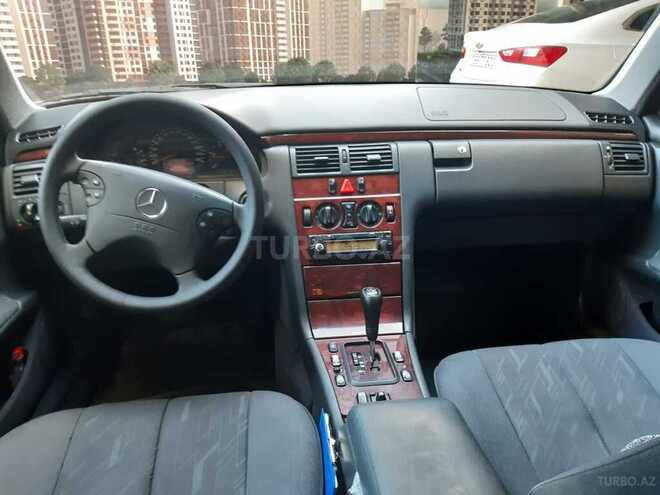 Mercedes E 220 2001, 296,328 km - 2.2 l - Bakı