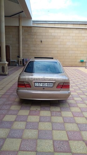 Mercedes E 240 1999, 260,000 km - 2.4 l - Şəmkir