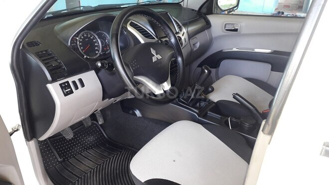 Mitsubishi L200 2012, 198,800 km - 2.5 l - Bakı