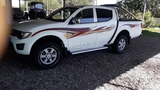 Mitsubishi L200 2012, 198,800 km - 2.5 l - Bakı