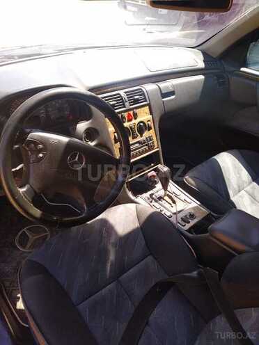 Mercedes E 220 2000, 312,000 km - 2.2 l - Bakı