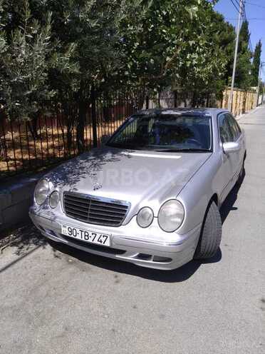 Mercedes E 240 2000, 257,000 km - 2.6 л - Bakı