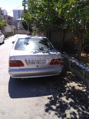 Mercedes E 240 2000, 257,000 km - 2.6 л - Bakı